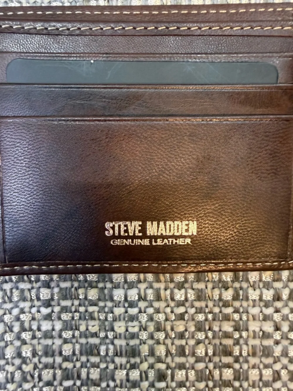 Steve Madden Brown Genuine Leather Passcase Wallet. RFID Protection. NWOT